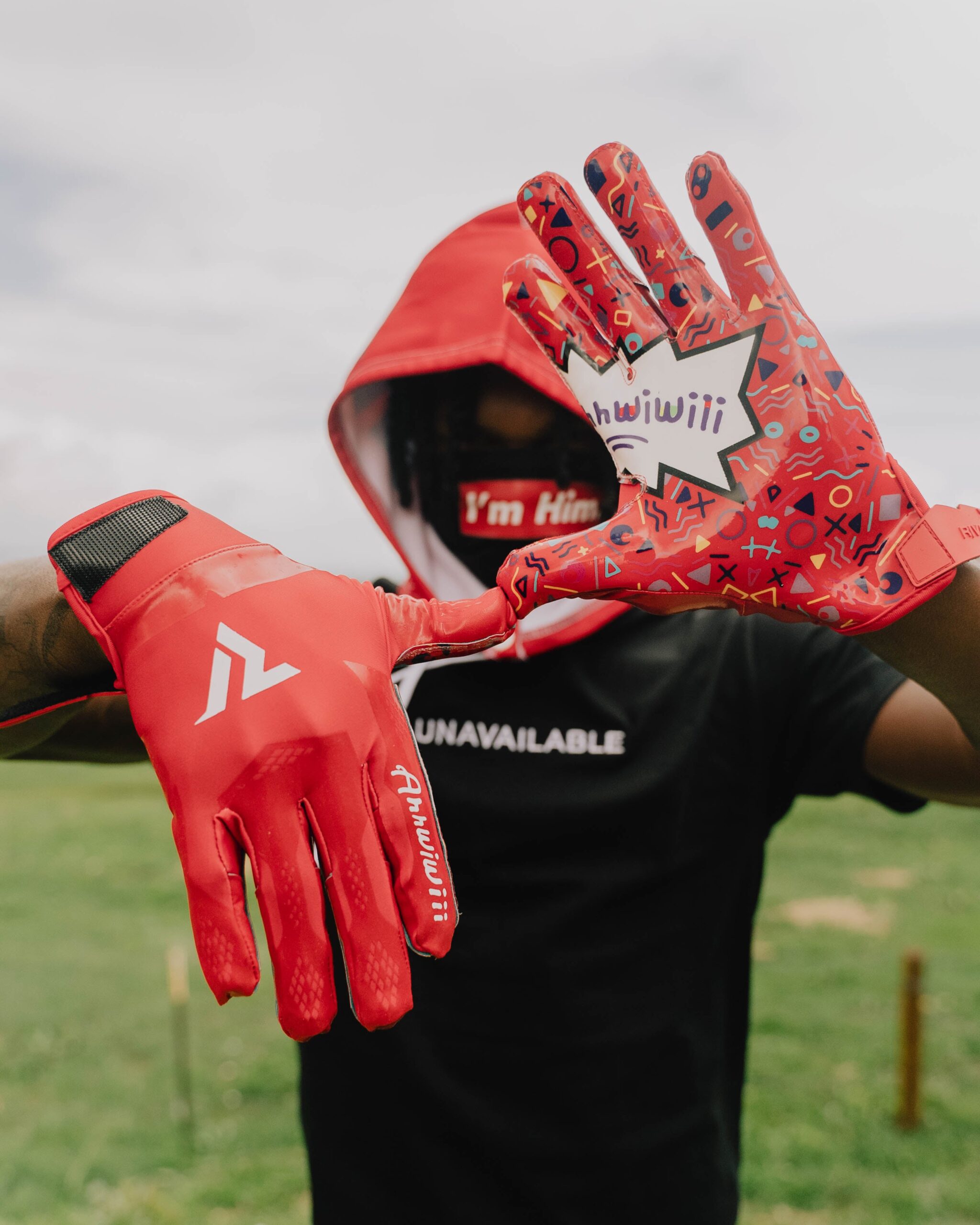 Illustrative example of awiwi football gloves from Google Search