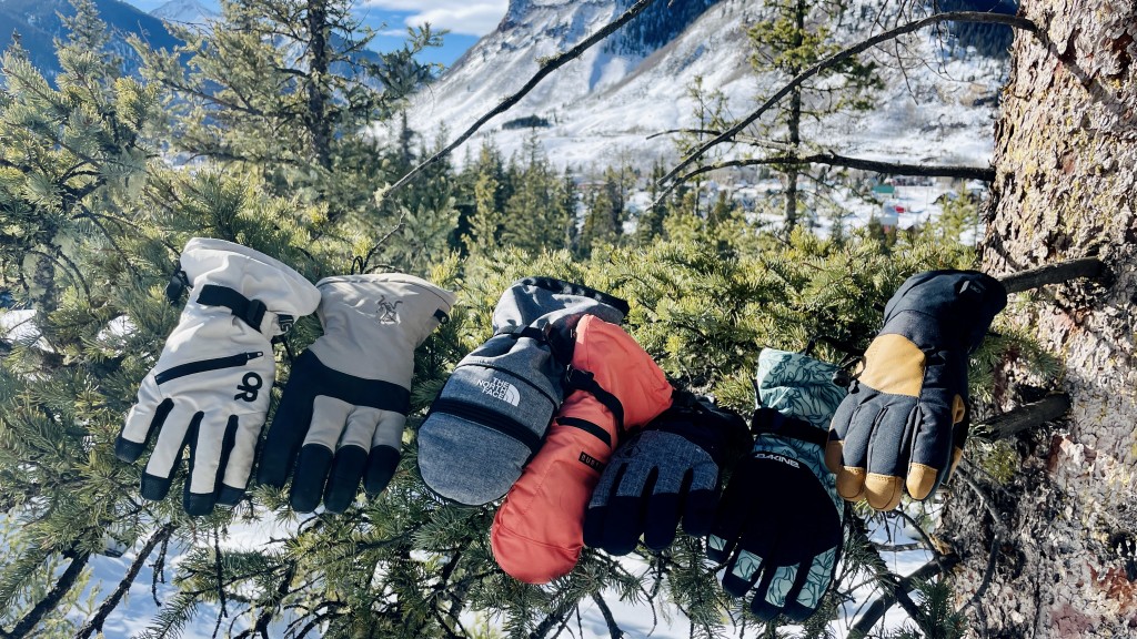 Illustrative example of best womens ski gloves from Google Search