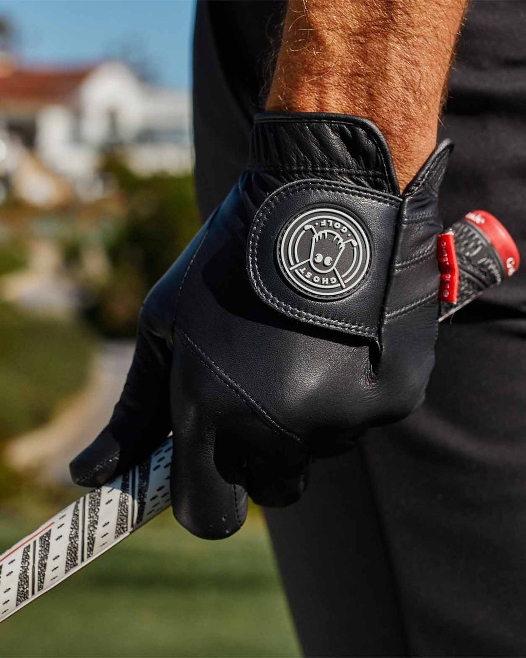 Illustrative example of black golf glove from Google Search