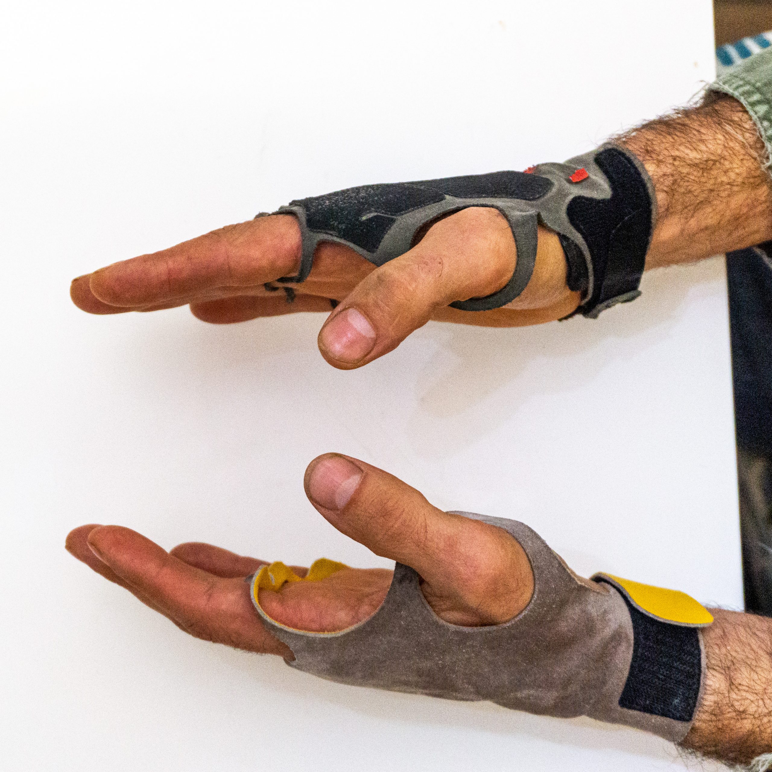 Illustrative example of crack climbing gloves from Google Search