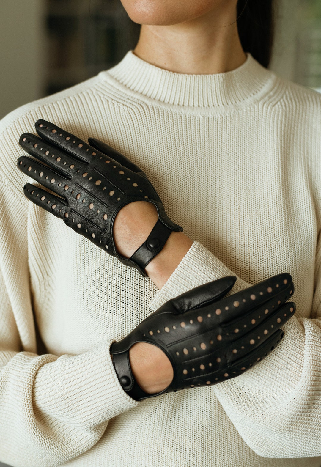 Illustrative example of female leather driving gloves from Google Search