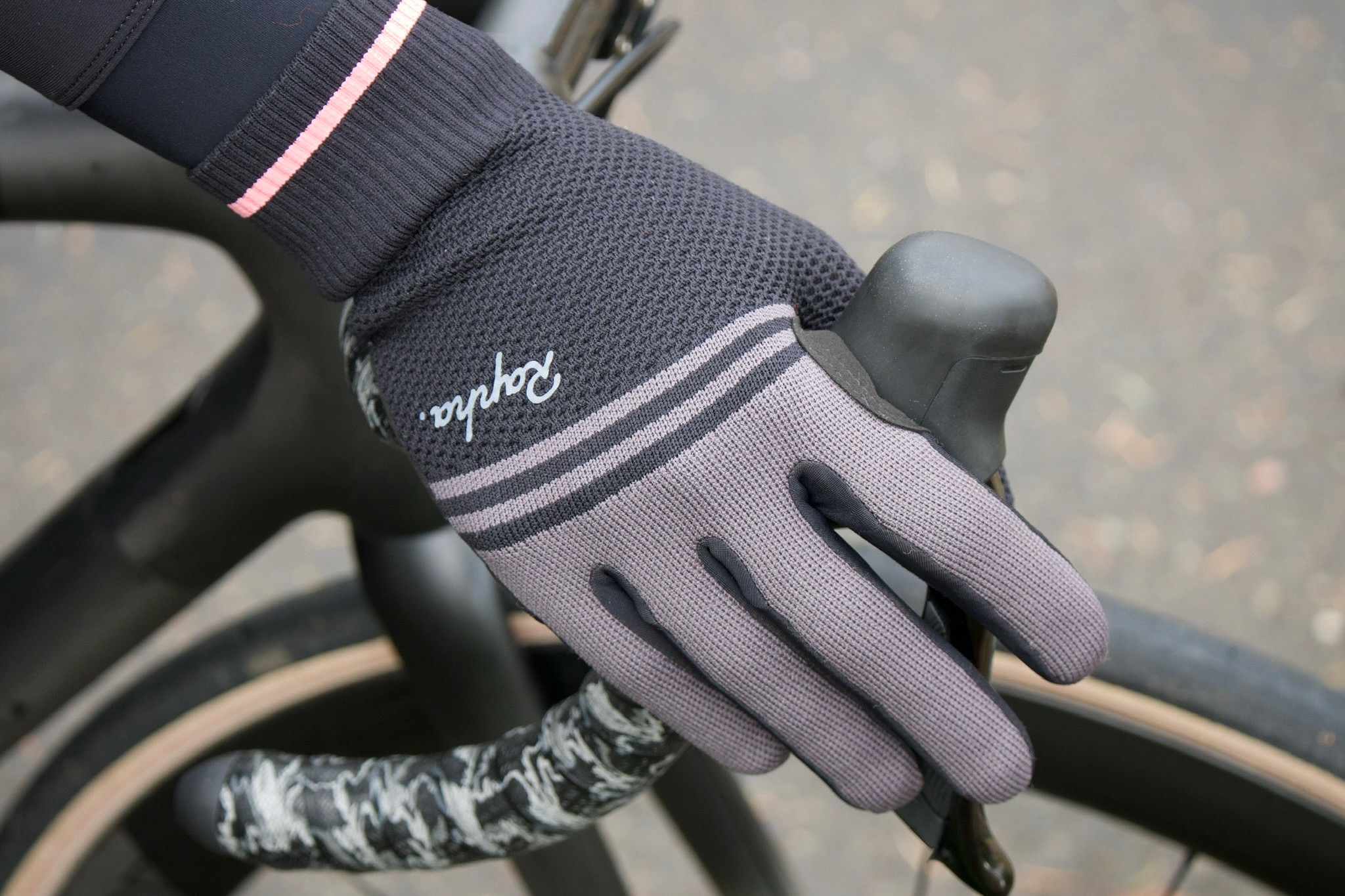Illustrative example of gloves for cycling in winter from Google Search
