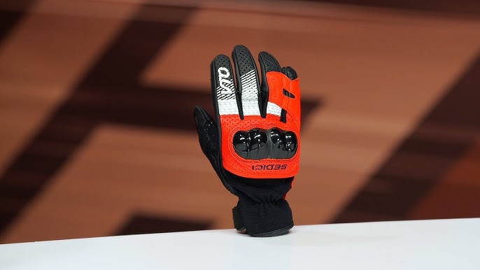 Illustrative example of sedici gloves from Google Search