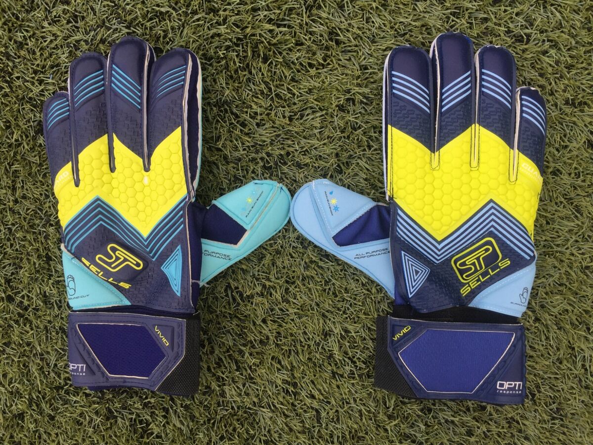 Illustrative example of sells goalkeeper gloves from Google Search