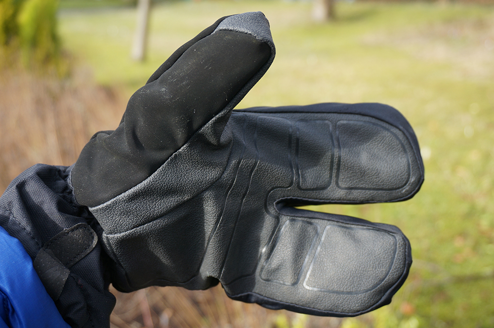 Illustrative example of sub zero gloves from Google Search